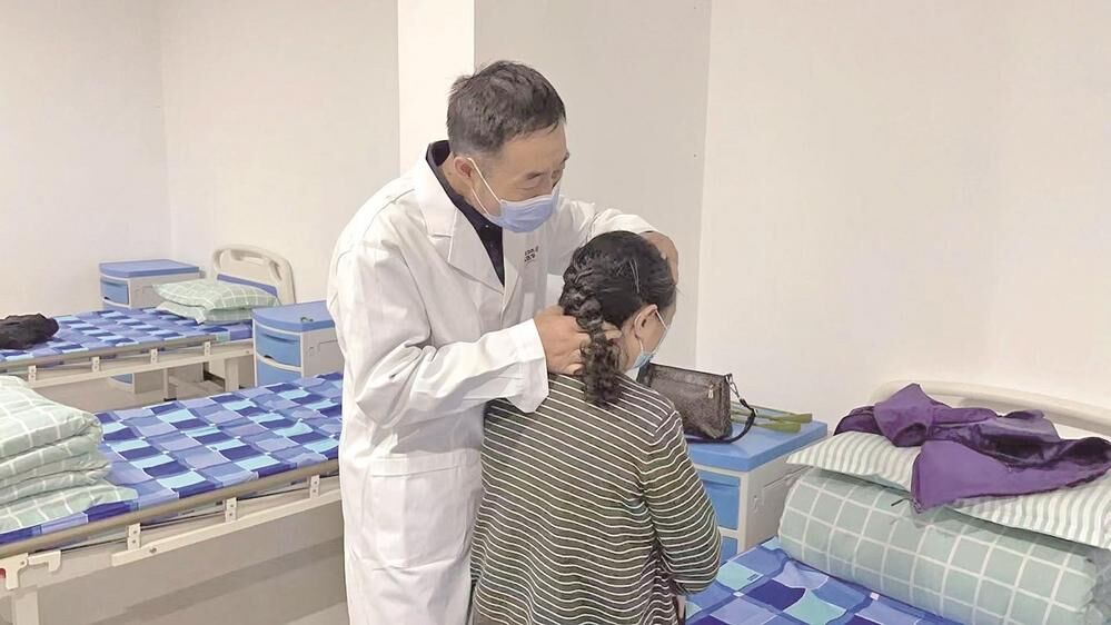 2000�����������ڼ��T�ڿ옷�B�� �����г��Ѕ^4����^�Ӽ��B�Ϸ����ĿͶ�\