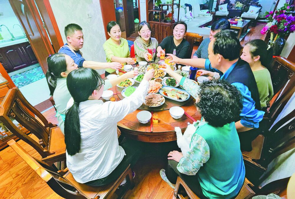 �w�҈F(tu��n)�Aӭ�q �H��M�M�����L(f��ng)