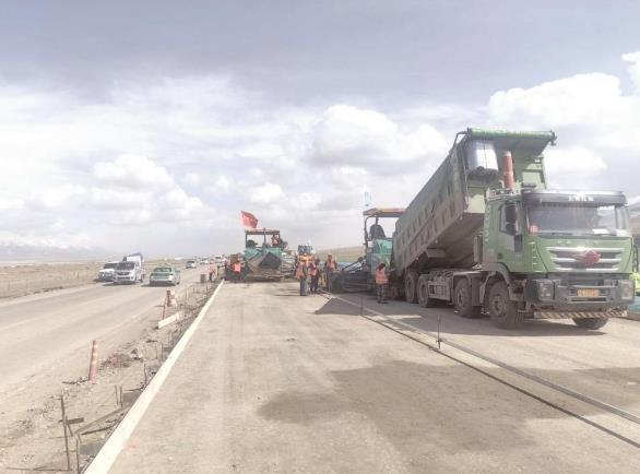 �ຣ�����Ό��ù�·��I�ڣ�����·��ʩ����ʩ