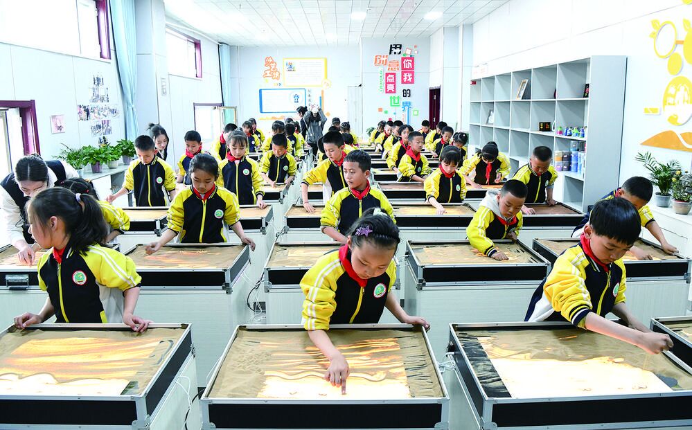 ���r�� ������ ���I(y��)�����|���l(f��)չ�{���С��ļtɫ���µ��tɫ�a�I(y��)�����|���l(f��)չ�^(q��)���{���С�����ƪ���У�