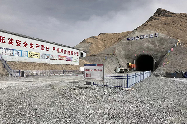 �ຣ��ľ��ɽ�ڳ�ˮ�����վ���O�����������M