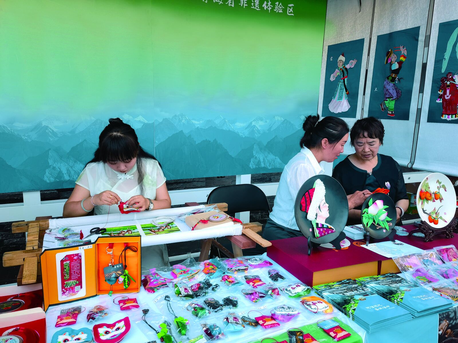 “講”大美青海故事 “展”大美青海魅力——中華民族共同體體驗館青海體驗項目現場見聞