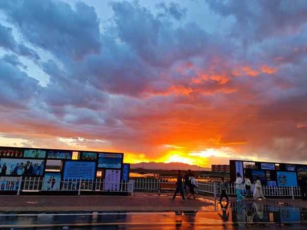 天空之鏡茶卡鹽湖晚霞 攝影:王生榮 (5)_副本