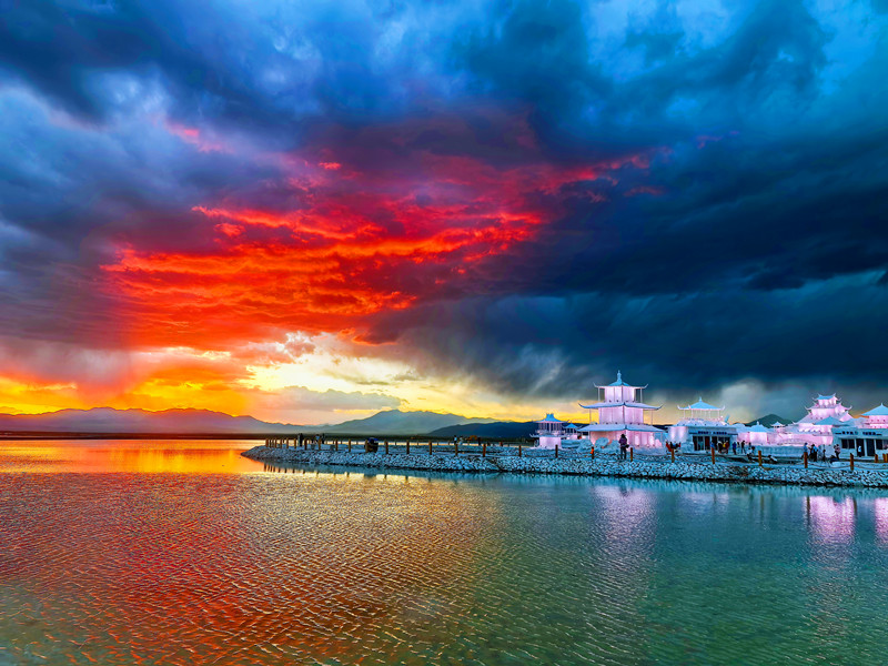 茶卡鹽湖多彩晚霞 攝影:尤莉靈 (1)_副本