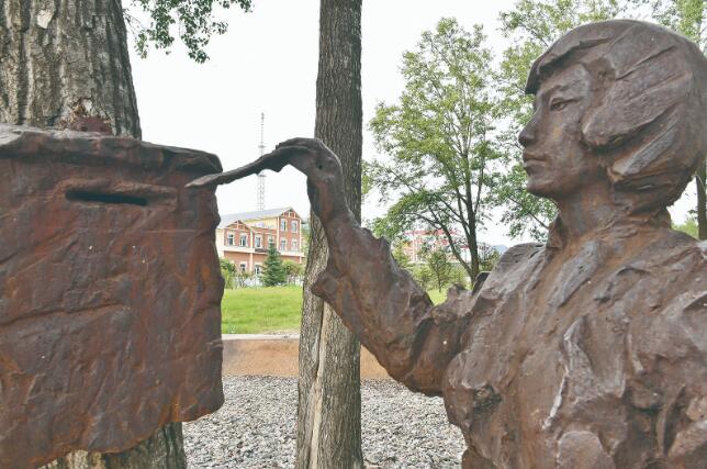 �����M221�¾�Ԫ�ס�ס�ڡ����䡱����˂�