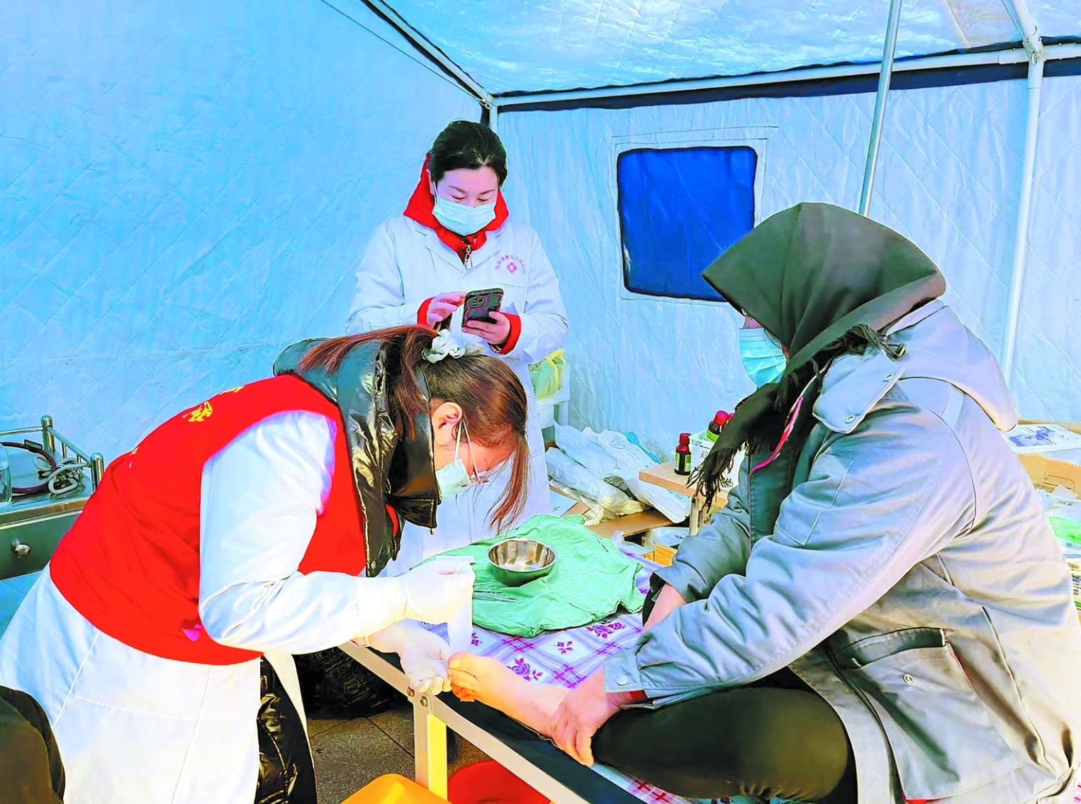 ����ӛ���� ���ɺV�С��eʯɽ����һ�������Ƭ����Ĺ��¡��t�����ģ�����ϣ��֮��