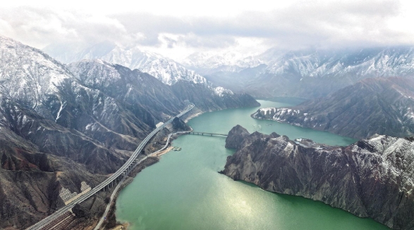 ɽˮ���R����ˮī��