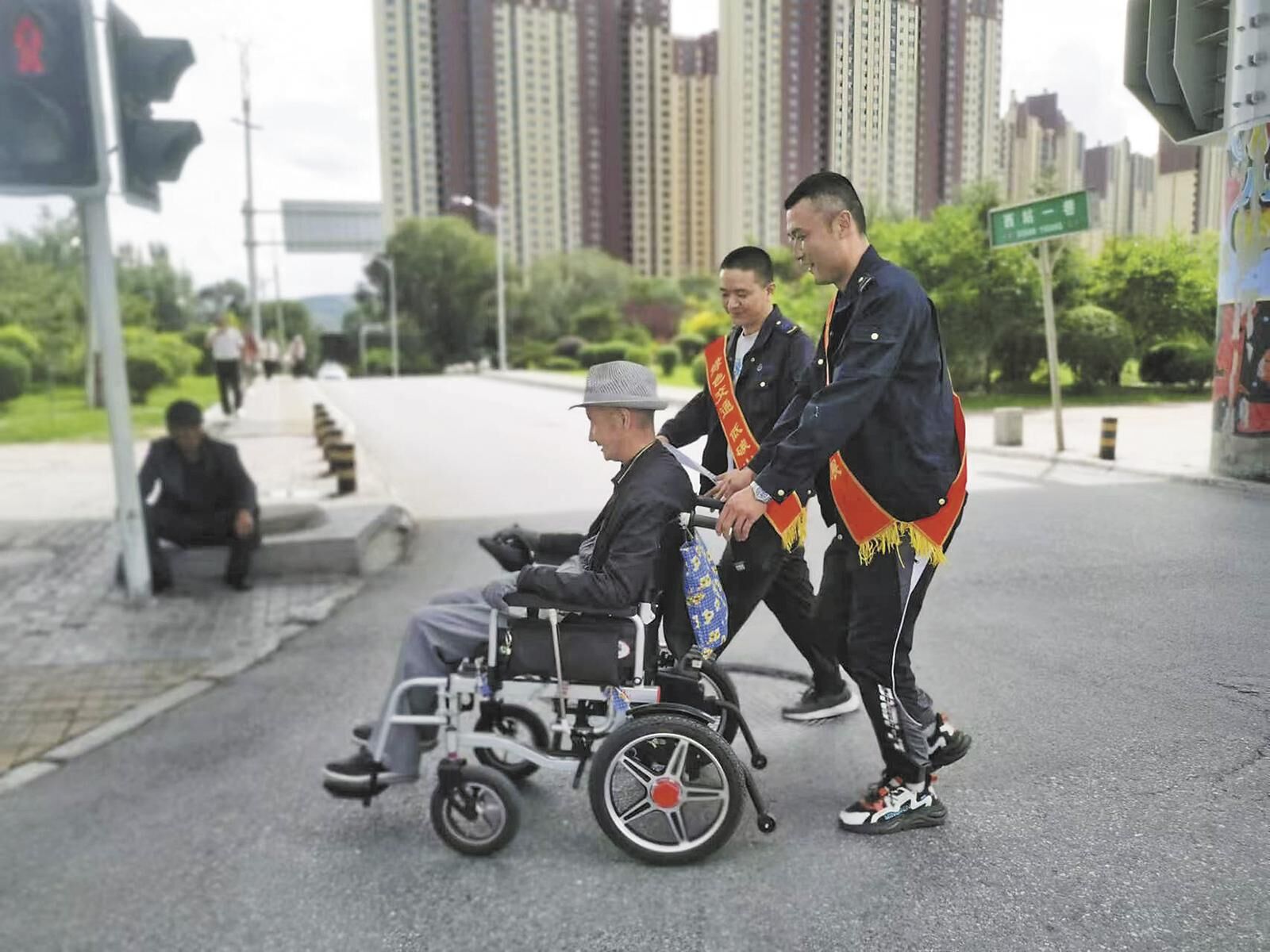 QQ�DƬ20250406061301