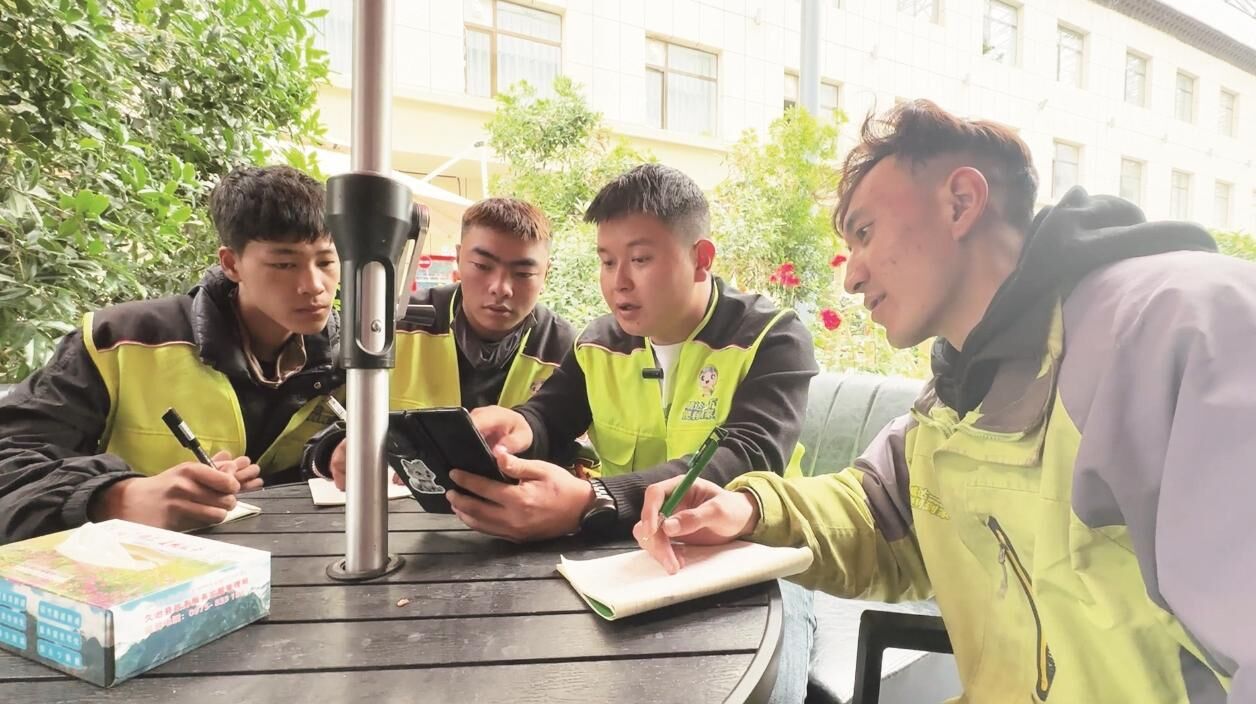 【鍥而不舍落實中央八項規定精神】為了久治更加美好的明天