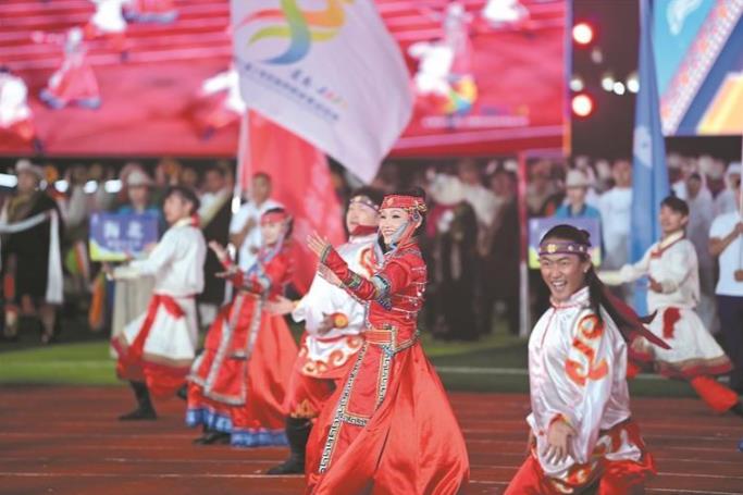 民族體育之花綻放黃南草原