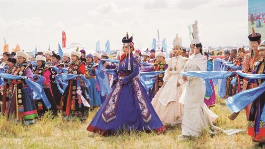 青海海西州第九屆那達慕大會啟幕