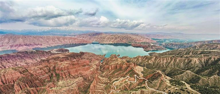 大美青海:云端之上的生態詩篇