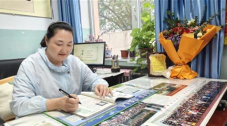 用愛點(diǎn)亮高原學(xué)子的希望之光——“西寧新韻 時(shí)代華章”走近道德模范系列報(bào)道之一