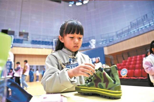 ��һ���ຣʡ����С�ׄڄӼ���չʾ��ِ�e��