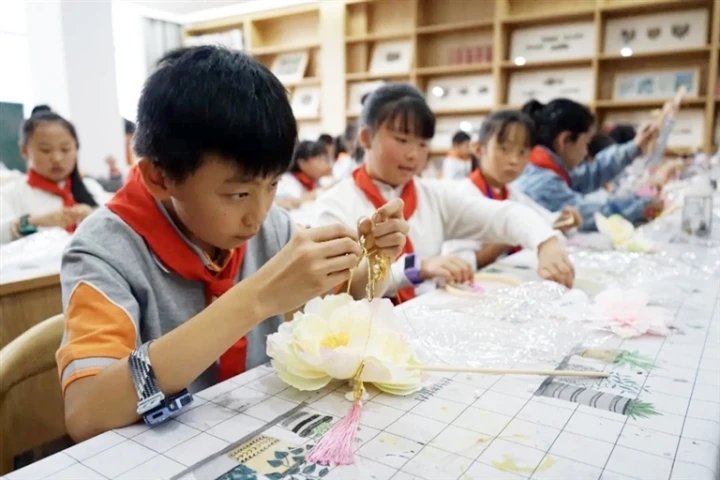 青海:館校合作,開展“月照高原 文物里的中秋”節日活動