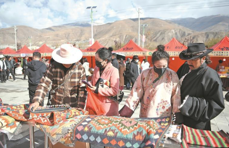 雪后好“豐”景 優(yōu)品暖民心——玉樹市2025年農(nóng)畜產(chǎn)品展銷會(huì)見聞