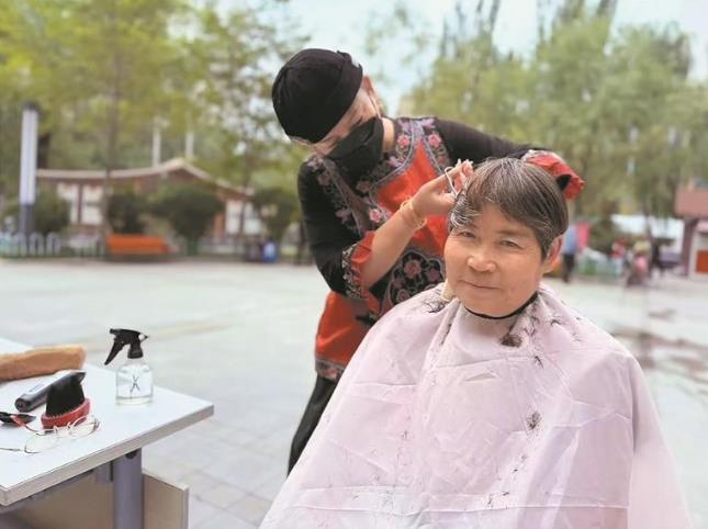 一片真心護夕陽