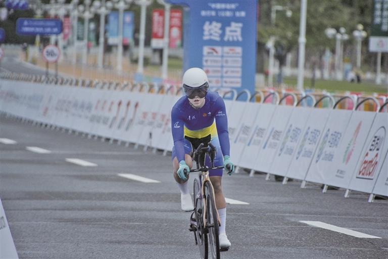 青海女子公路自行車隊(duì)取得全運(yùn)會最好成績