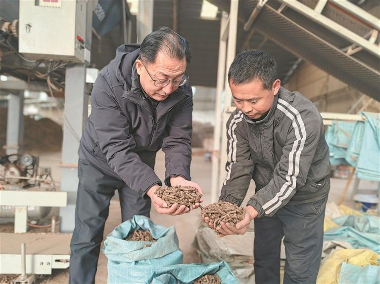 【四中全會(huì)精神在基層·記者手記】青海:互助秸稈“變形記”