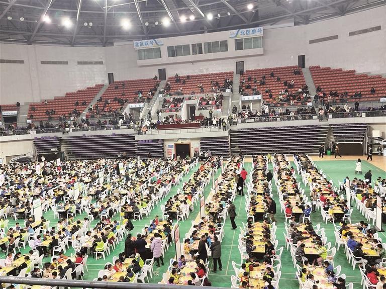 青海省青少年圍棋定段升段賽激戰正酣 1300名小棋手同場對弈拼棋藝